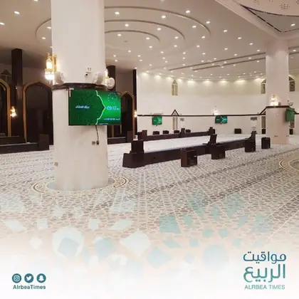 من أعمالنا: شاشة مواقيت الربيع داخل مسجد (3)