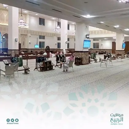 من أعمالنا: شاشة مواقيت الربيع داخل مسجد (9)