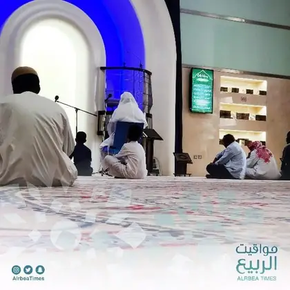من أعمالنا: شاشة مواقيت الربيع داخل مسجد (13)