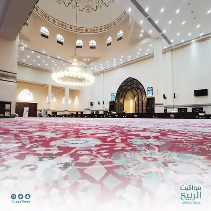 من أعمالنا: شاشة مواقيت الربيع داخل مسجد (18)