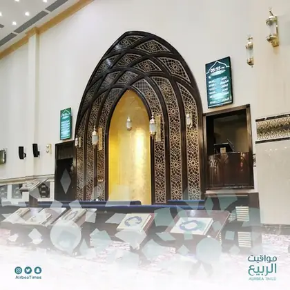 من أعمالنا: شاشة مواقيت الربيع داخل مسجد (25)